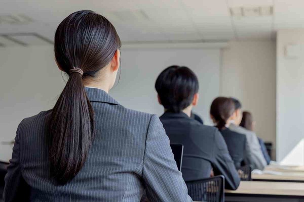 「遅刻しても手にスタバ…」今どき新入社員に頭を抱える49歳管理職:コメント2